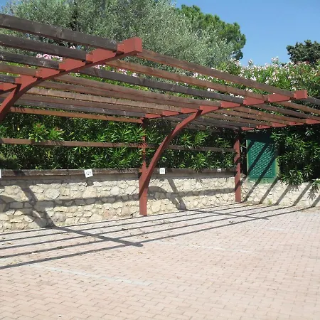 Apartman Nice With Pool In Garda