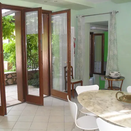 Nice With Pool In Apartman Garda